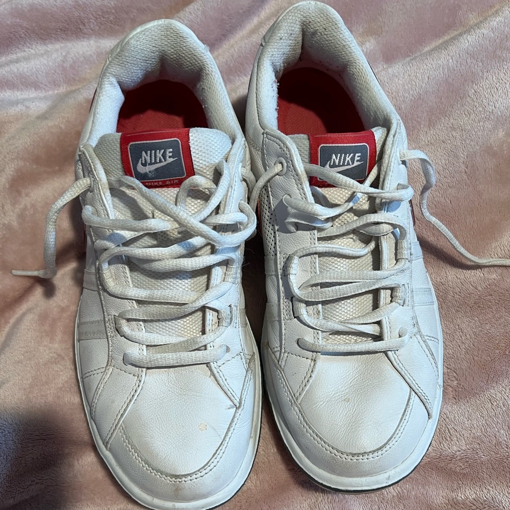 Nike leather court shoes practically new